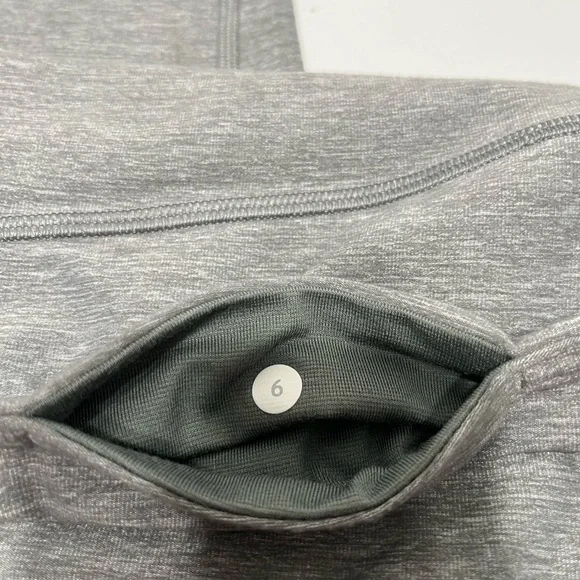 Lululemon Grey Size 6 Women’s Short Leggings, waist 28”, inseam 23”, length - Picture 3 of 14
